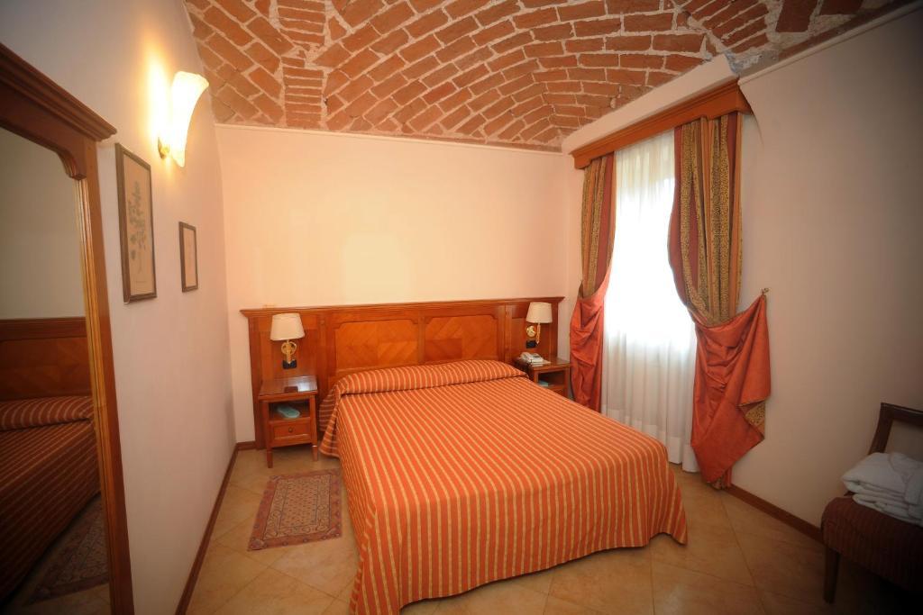 Hotel Acqui & Centro Benessere Acqui Terme Phòng bức ảnh